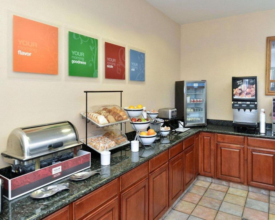 Comfort Inn & Suites Riverton Bagian luar foto
