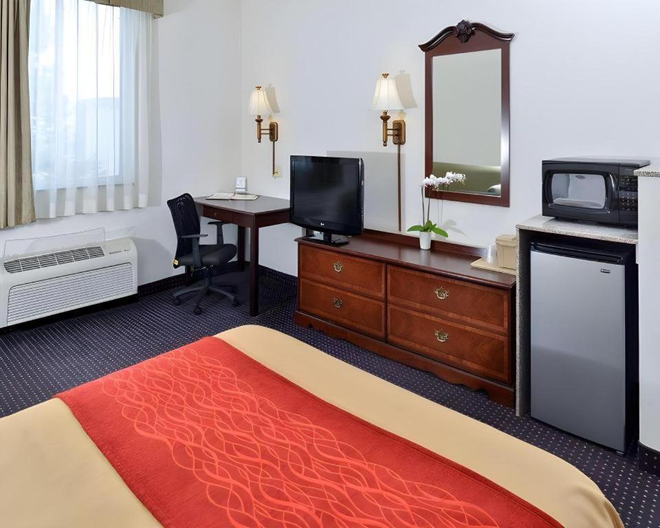Comfort Inn & Suites Riverton Bagian luar foto