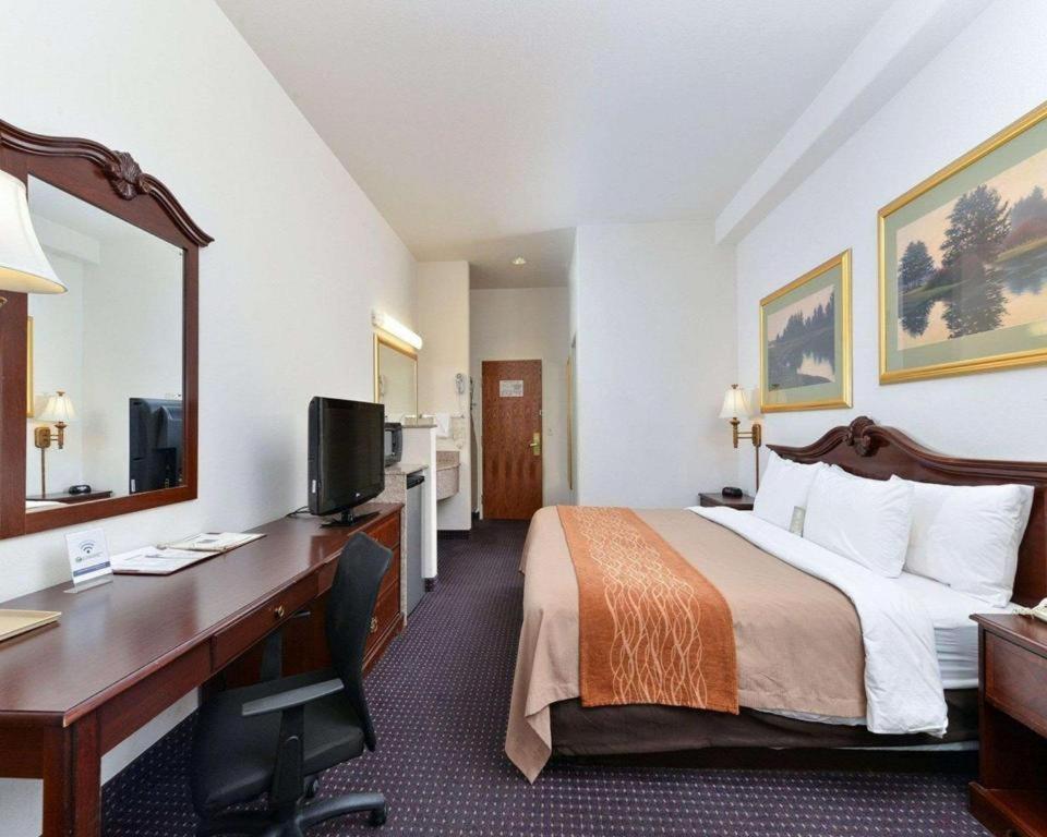 Comfort Inn & Suites Riverton Bagian luar foto