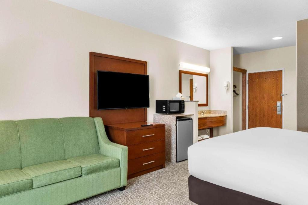Comfort Inn & Suites Riverton Bagian luar foto