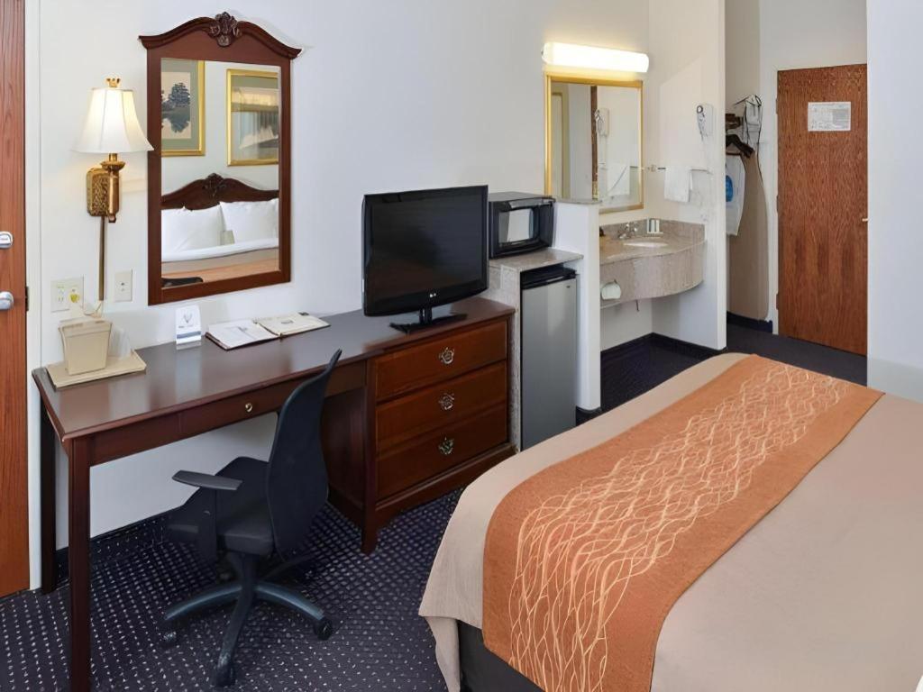 Comfort Inn & Suites Riverton Bagian luar foto