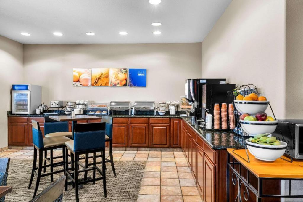 Comfort Inn & Suites Riverton Bagian luar foto