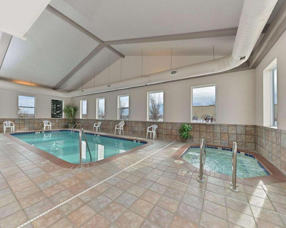 Comfort Inn & Suites Riverton Bagian luar foto